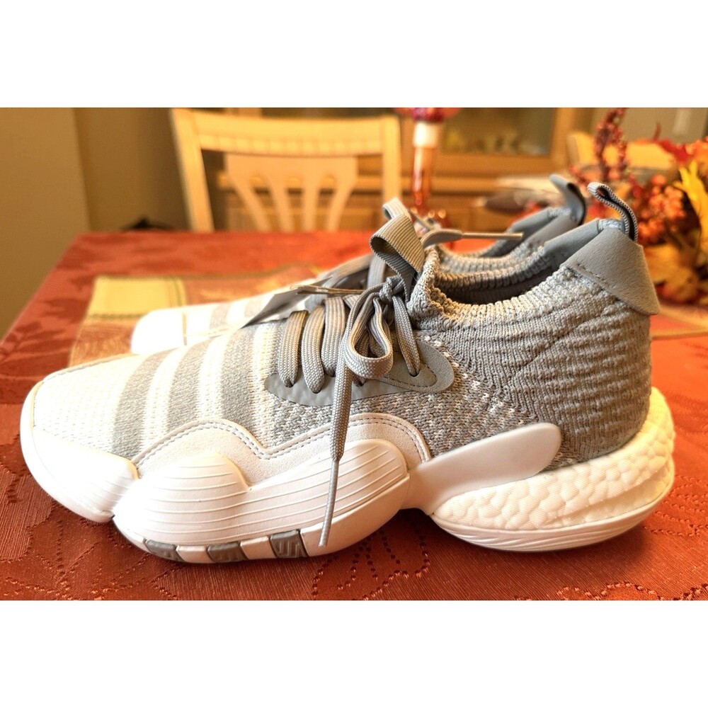 Adidas Trae Young 2.0 Basketball Shoes Grey White Men’s Size 7.5 H03842 NEW